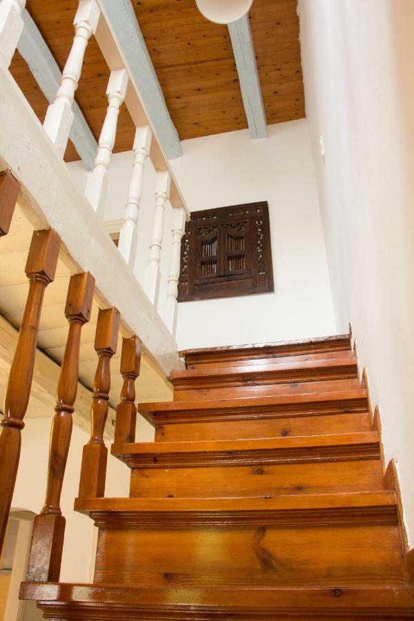 Central House Agrafoi Luaran gambar